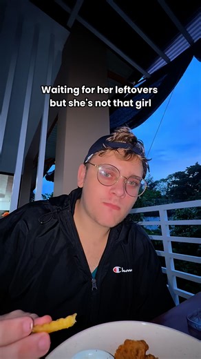 Fun fact: my wife has the best appetite!🥰my wife really enjoys her food and I love that about her ❤️🍽️😍 | Denucciõ Fam Vlog