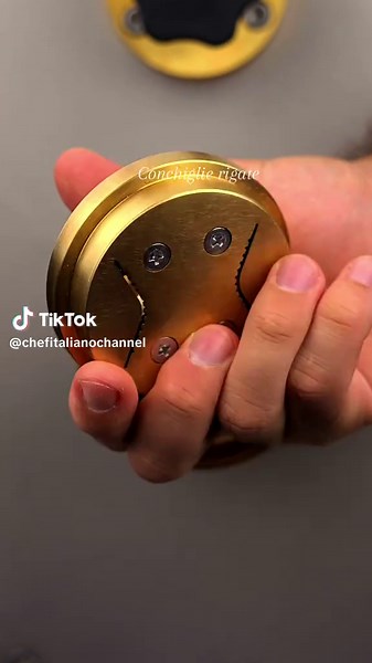 Benefits of Using a Bronze Die Pasta Extruder