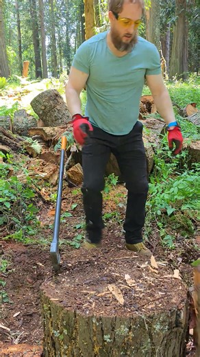 52_ 🛠️ Fiskars Axe Review - X27 Splitting Performance Test #firewood | Ruby Arek