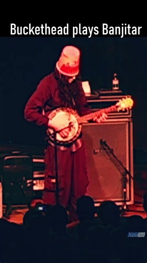 Buckethead plays BANJITAR 😮🤘🏻#guitar #music #buckethead #shorts #unmasked #gunsnroses #banjo #wow