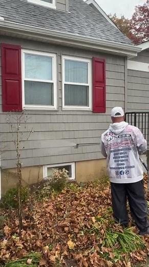 Soft Washing a Commercial Building & PVC Fence | Suffolk County, NY 💦 #softwashing