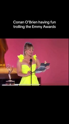 Conan being Conan at the 2021 Emmys #conanobrien #emmys #emmyawards #emmys2021 #emmys2024 #teamcoco #conaf #latenightwithconanobrien #conanobrienneedsafriend #comedy #awardshow #talkshow #johnoliver #stephencolbert #conantok