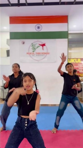 Paan Ki Dukaan - New Song Dance Video