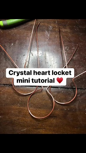 locket 🤗♥️ #lockets #crystallocket #crystalcage #wirewrappedpendant #heartlocket #locket #locketnecklace #healingstones #crystalshop #NaturalHealing #metaphysical #artdecojewelry #artisanmarket #artisan #hippiejewelry #witchyjewelry #copperjewelry #sterlingsilverjewelry #bohovibes #TumbledStones #rockhound #wirewrappedjewelry #spiritualgrowth #spirituality #meditation #spiritualjourney #reelsviral #reels | Sprnkldesign