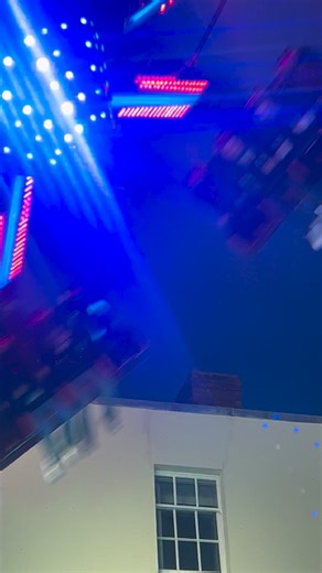 It’s getting dark and the fair is starting to come alive! 😍 | Bob Wilson's Fun Fairs