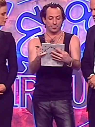 Il must dell'estate, il cruciverba di Capocenere! Tutte le edizioni di #Zelig sono disponibili in streaming su #MediasetInfinity #davedere