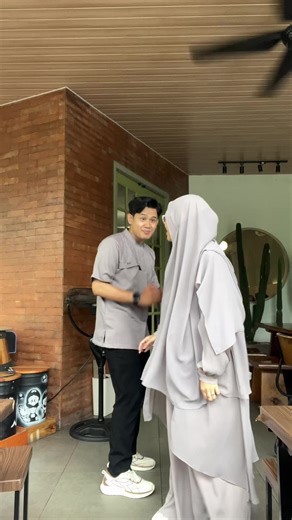 Tebak Judul FTV: Outfit dan Tutorial Hijab Pashmina