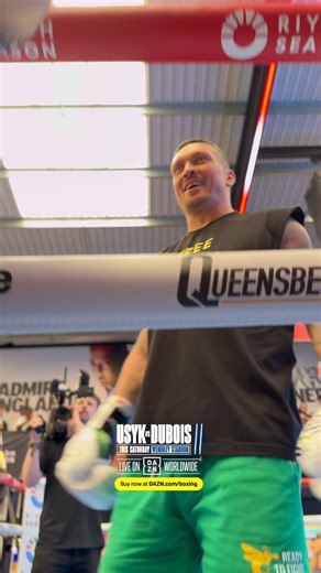 1M views · 16K reactions | Oleksandr Usyk puts on a show at the workout 藍 | Frank Warren | Facebook