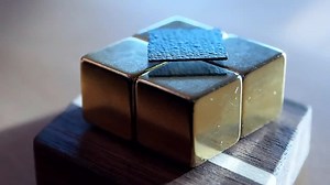 File:Diamagnetic Pyrolytic carbon levitating over permanent magnets.webm - Wikimedia Commons