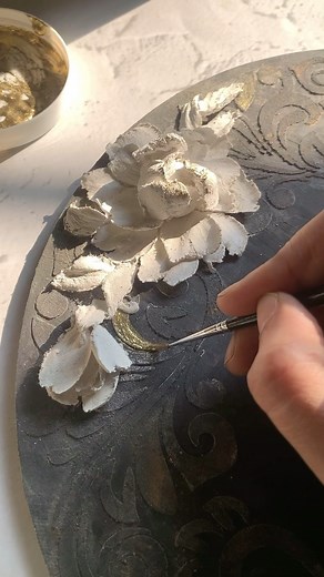 146K views · 1.5K reactions | Let’s make a perfect metallic paint !! Use this technique to make any kind of metallic shades like silver, copper, bronze too .. A Simple way of mixing your favourite shades of paint - can’t be more easier than this !! #paintmix #diy #metallic #metallicart #metalshades #gold #gloss #glitter | Eye Catcher's- define your style | Facebook