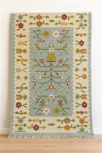 Buy Handwoven Floral Kilim Rug, Swedish Inspired Jute Wool Dhurrie Online in India - Etsy