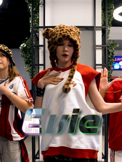 Feliz Cumpleaños Evie: Celebrando con ITZY