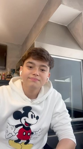 Sidney Sampaio | Bom dia pessoal, olha o recadinho do Léo, filho do Sidney Sampaio. Ele venceu a timidez pra pedir o apoio da gente. Lindo né ? Vamos com... | Instagram