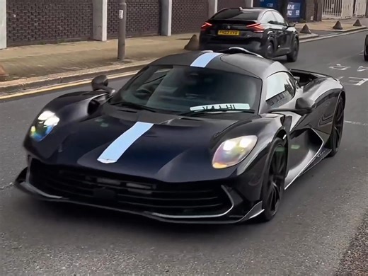 戈登·拉姆齐的全新阿斯顿马丁Valhalla！