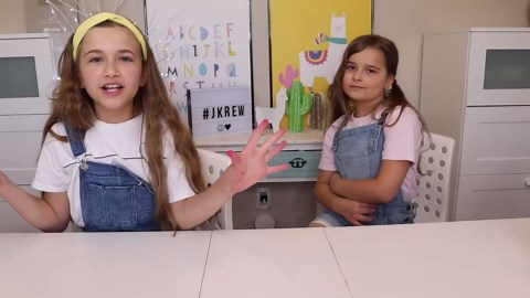 I Grade My SISTERS SLIMES Challenge 2 | JKrew