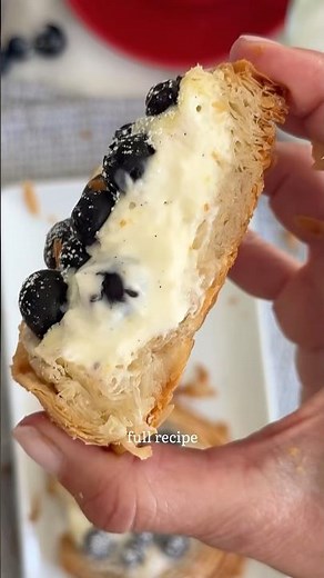 Crispy Blueberry Lemon Cheesecake Phyllo Tarts #baking