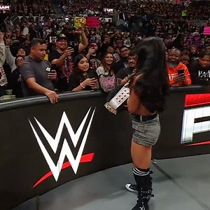aj lee reunited with her first baby the divas championship