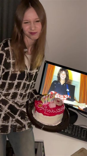 Happy birthday to me and Eddie #happybirthday #seventeen #cake #vanhalen #rock