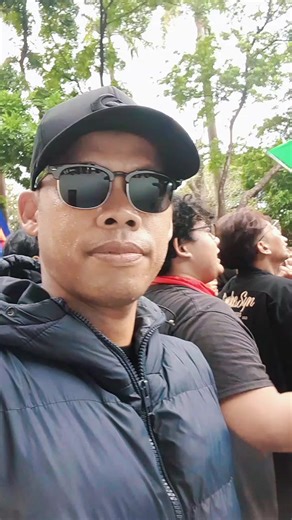 awas ada bang suleeeee....😎 lakukan yg ingin kalian lakukan, tetapi baik buruknya ada resiko dan tanggung jawab yg harus kalian pegang 😜 pintar, tegas, dan berani 👍 yg utama 5S 😜 senyum, Sapa, Salam, Sopan, dan Santun 😎 #bangsule #fibui #anakui #vokasiui #spartanui