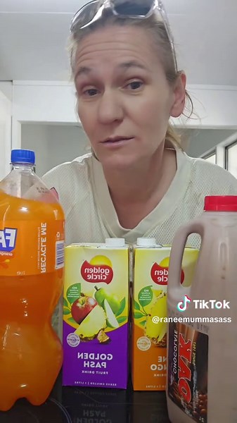 LET'S TRY THE NEW ALDI SLUSHIE MACHINE