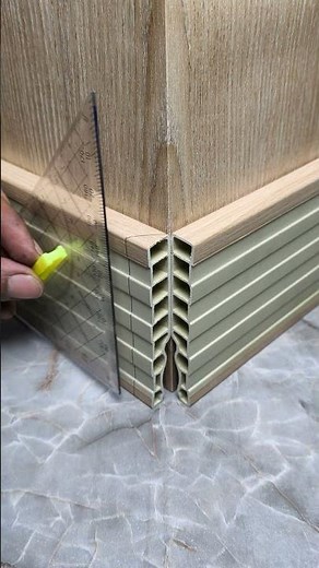 Simple Way to Measure Baseboards for Out-of-Square Corners #Woodworking #Carpentry #Baseboard #DIY