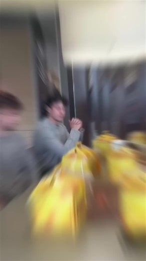 HANNO APERTO IL PASTO DI MINECRAFT DA MCDONALD😨(@aidecker)