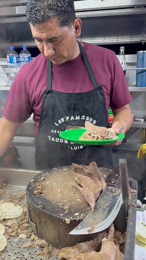 93K views · 919 reactions | Tremendos tacos de lengua con Luis en Guadalajara #Tacos #lengua #foodie #viral #fouryou | Pura Delicia | Facebook