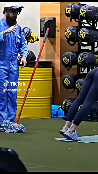 Anatoly's Hilarious Gym Prank on Bodybuilders