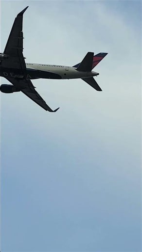 River, and Jet Takeoffs | Foggy Day Plane Spotting at DCA #v1jetaviation #shorts