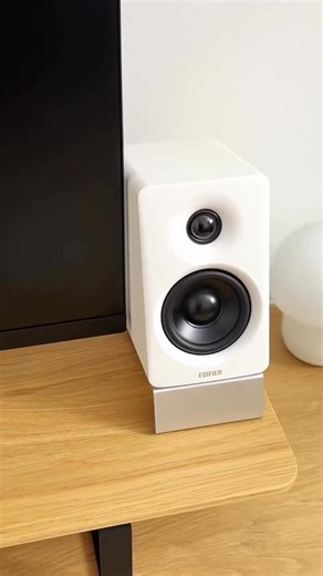 3.4K views · 28 reactions | 小さくても強力。コンパクトでありながらパワフル⚡。 Edifier M60 は66W RMSのパワーを搭載しており、あなたのセットアップにぴったりの選択肢です。  2025年4月25日 20:00 ～ 2025年5月6日 23:59 の期間限定で、5,000円オフ の特別キャンペーンを開催中！ 今すぐ購入しよう！ | Edifier Global | Facebook