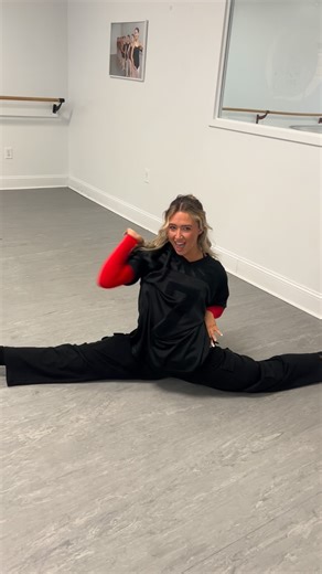 ATL Dancers on Instagram: "Would you have been able to catch the vibe? 😆 Our brains were working overtime 😂 #atldancers #atl #nbadancers #atlantahawks #atlhawks #truetoatlanta #hawksdancers #catchthevibe"