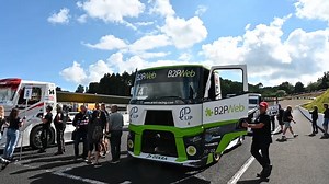 👉Charade 2️⃣0️⃣2️⃣3️⃣ J-7 avant le prochain GP Camions Retour en video 🎥 sur le GP de Charade 2022, journée du dimanche. Film produit par bluevista B2PWeb - S2PWeb LIP Mantrans LIP Intérim et Recrutement DEKRA Dekra Automotive Renault Trucks Renault Trucks France Renault Trucks Oils Oleo100 22H22 - TRUCK Meca hydro service Championnat de France Camions FFSA FranceRoutes (Officiel) | Aravi Racing