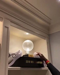 Pascal Siakam got some really big rings. 💍 🔘2018/19 NBA Champion 🔘2018/19 Most Improved Player 🔘2016/17 NBA G League Champion 🔘2016/17 NBA G League Finals MVP (🎥: NBA Canada) | theScore