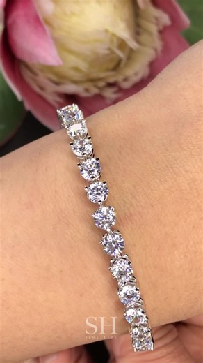 Stacking bracelets has become one of the biggest trends in modern jewellery styling. Different materials like gold, or steel add depth and personality to a wrist stack. 💖 Discover our bracelet picks 💫 shjewellery.com.au/collections/diamond-tennis-bracelets