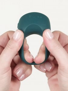 We-Vibe Pivot 2 Vibrating Cock Ring for Men | Pleasure Penis Ring for Enhancing Stronger Erections Male Sex Toys | Distance App Control Vibrating Stimulation Device for Couples | 10 Vibration Modes