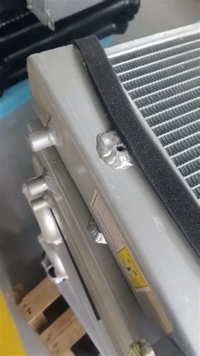 Radiator core for construction machinery