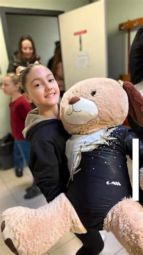 🇫🇷 Un résumé en images de ma compétition 🤍 De la concentration, de l’engagement et beaucoup d’émotions sur le praticable. Chaque passage fait partie du chemin ✨ 🇬🇧 A photo recap of my competition 🤍 Focus, commitment and many emotions on the floor. Every moment is part of the journey ✨ #bellatoro #gymnastics #gymnastlife #competition #waggym | Bella Toro - Gymnast