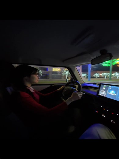 9 comments | Tôi lái mà bạn quay rung cỡ đó là biết bạn tin tôi thế nào rồi đấy 藍 | Vân Gấu | Facebook