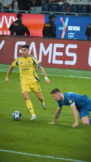 49M views · 27K reactions | 魯‍♂️ One move. Total chaos. Here’s the winning skill of the round in the #RoshnSaudiLeague!  ‏يسيـر  ‏وهم من خلفـه .. ‏نُقدم لكم : ⁧‫#مهارة_الجولة‬⁩ في ⁧‫#دوري_روشن_السعودي‬⁩ 朗 | نادي النصر السعودي - AlNassr Saudi Club | Facebook