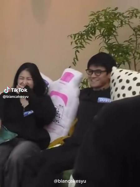 Bashers: bawal kay Dustin maingay/malakas tumawa Si Dustin nung malakas tumawa si Bianca #DustBia #BiancaDeVera #DustinYu