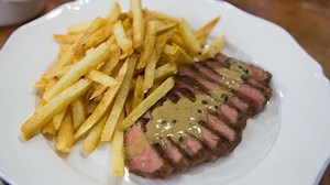 Make delicious steak frites with 3 different sauces