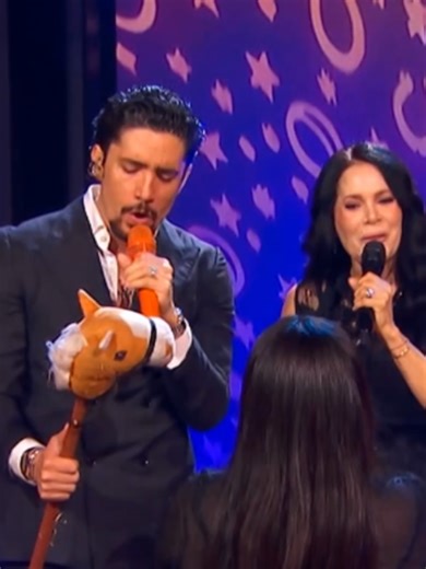 Alex Fernández y familia en Juego de Voces