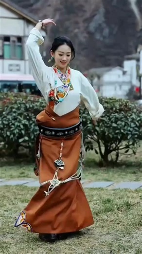 藏式美學 བོད་རིགས་མཛེས་དཔྱོད། 鍋莊舞 #藏文化 #藏族音樂 #鍋莊舞 #藏式風格 #鍋莊舞：金初