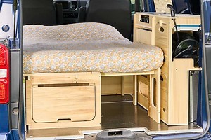 Tchao Tchao dévoile un nouveau kit « banquette en L » pour aménager un van en camping-car