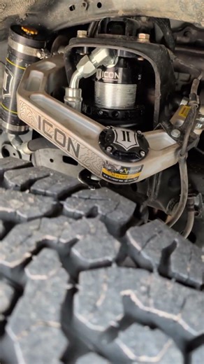 new stage 6 icon lift kit on 33s #4runner #automobile #fyp #liftkit #icon