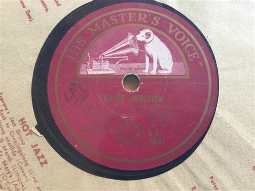 Glenn Miller & His Orchestra - Tuxedo Junction / King Porter Stomp