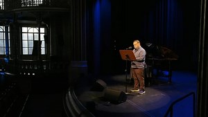 This is a fantastic song with a long intro. First rehearsal in Augsburg in Germany of a great song from 1976 from Elton John. “Tonight”. One of the joys of these shows I do with only piano for accompaniment is that I can experiment with different pieces of music and every single show is different. I always sing with lots of rubato and live accompaniment makes this even more possible. | Paul Potts