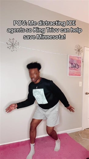 HEY OVER HERE!!!🗣️🤸🏾‍♂️😂 #fight #protest #projectsaveamerica #ice