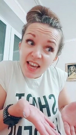 СПОР В АПТЕКЕ...Приколы из тик ток, смешное видео от valya_smol