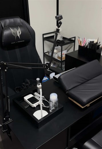 Essential Nail Tech Setup: Must-Haves for Your Nail Desk